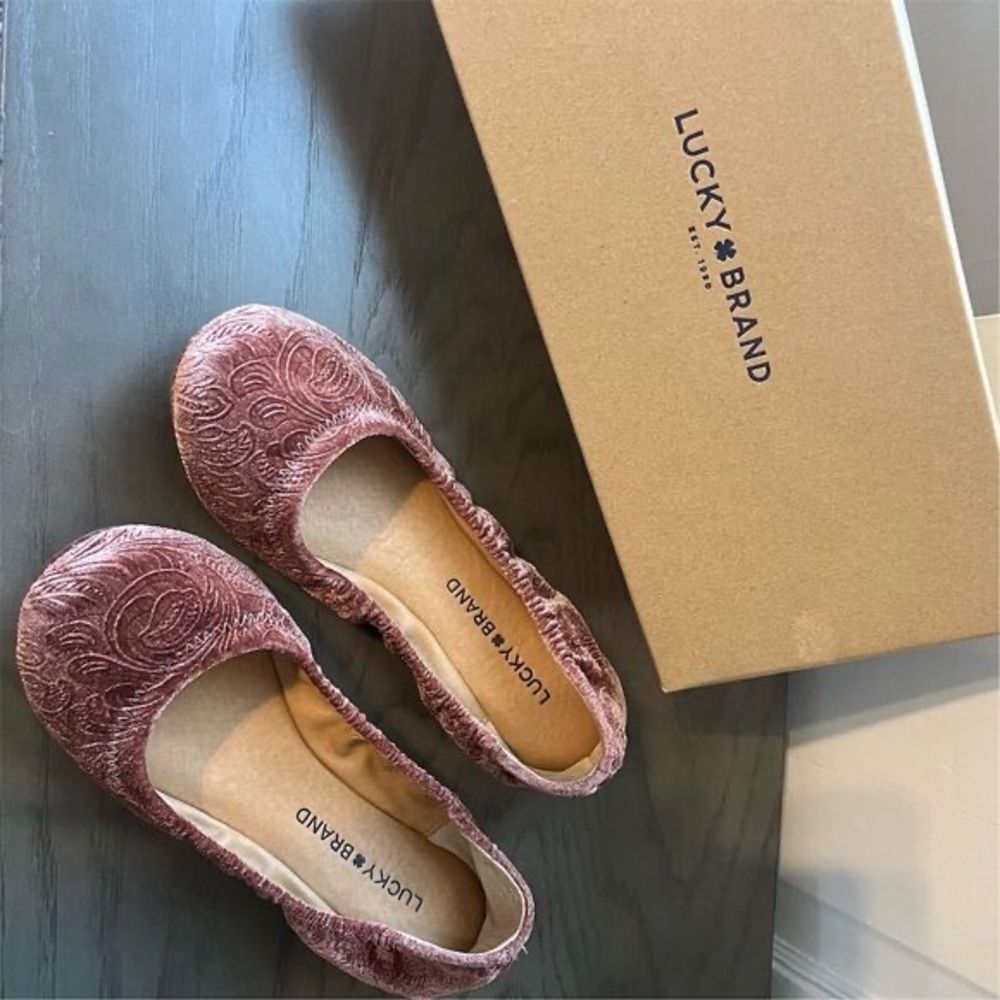 Lucky Brand Women's Pink Velvet Ballet Flats Size 6 Floral Casual